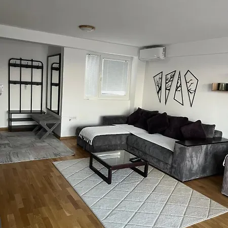 Amazing View-centrally Located-brand New *